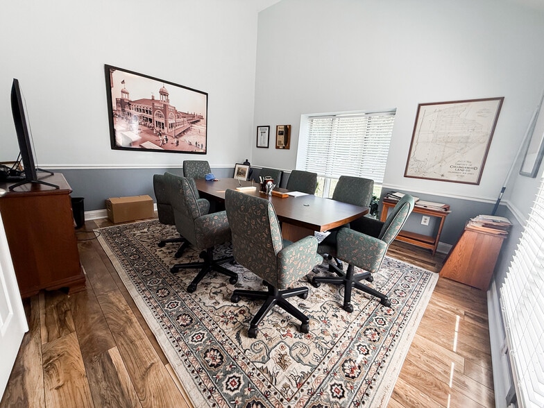 More Photos Of 146 S Lakeview Dr, Gibbsboro Office For Sale