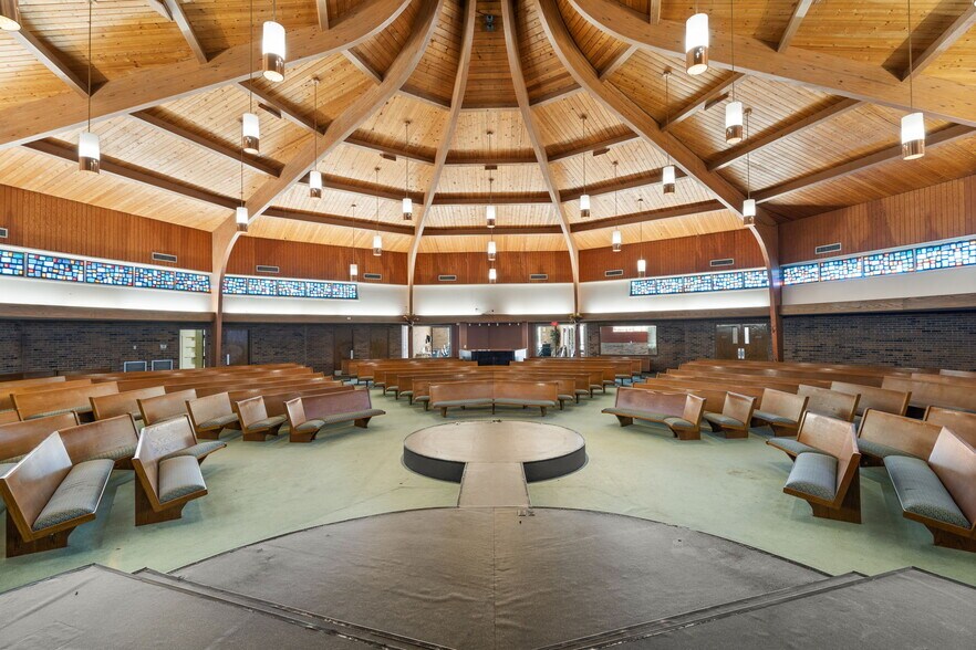 More Photos Of 513 W Rittenhouse Rd, Houston Religious Facility For Sale