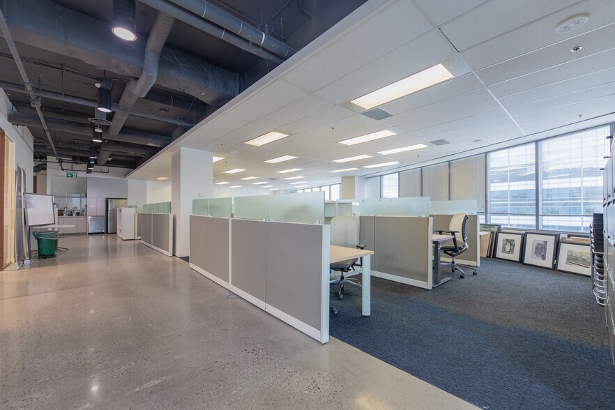 More Photos Of 55 Commerce Valley Dr W, Markham Unknown For Lease