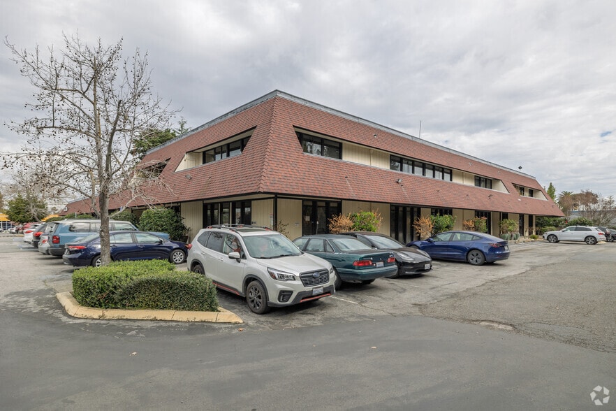 More Photos Of 2483 Old Middlefield Way, Mountain View Office Residential For Lease