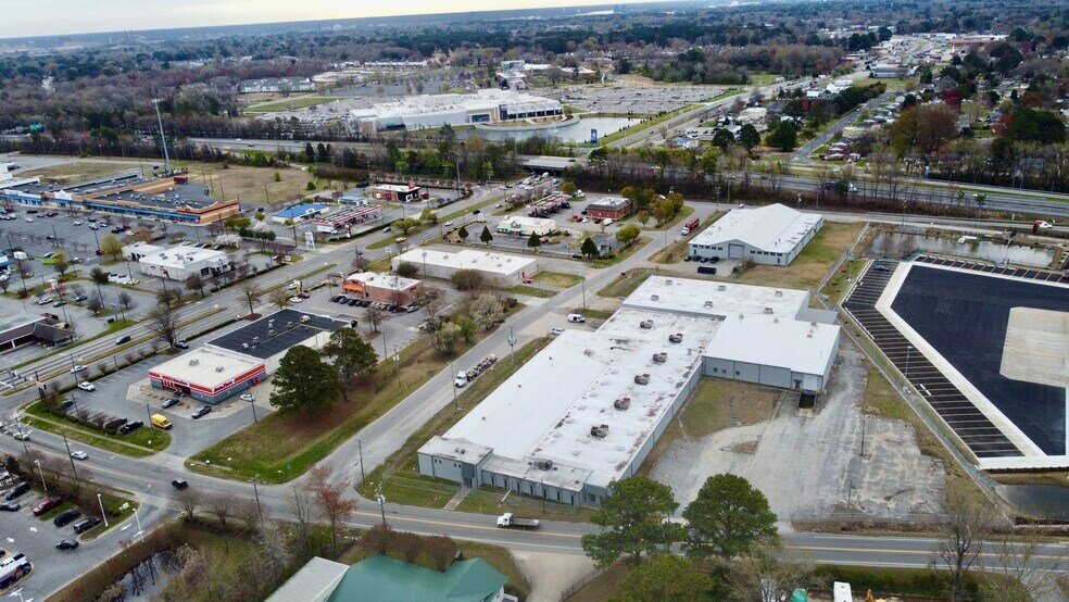 More Photos Of 2615 Elmhurst Ln, Portsmouth Warehouse For Lease