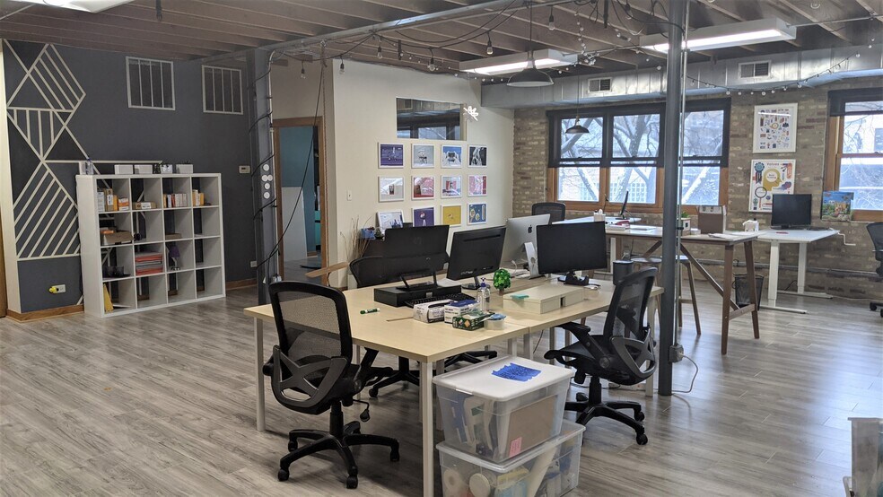 More Photos Of 1700 W Hubbard St, Chicago Light Distribution For Lease