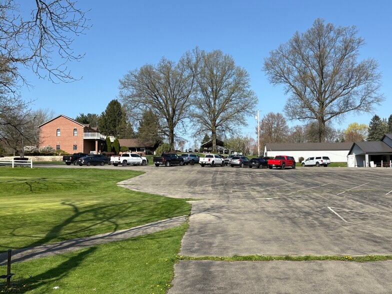 More Photos Of 318 Tanglewood Rd, Pulaski Golf Course Driving Range For Sale