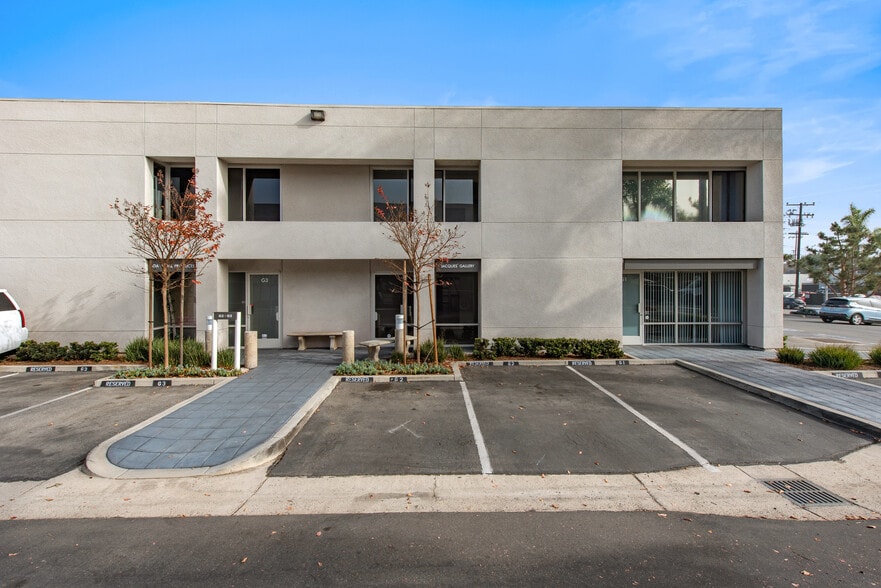 More Photos Of 711 W 17th St, Costa Mesa Light Distribution For Sale