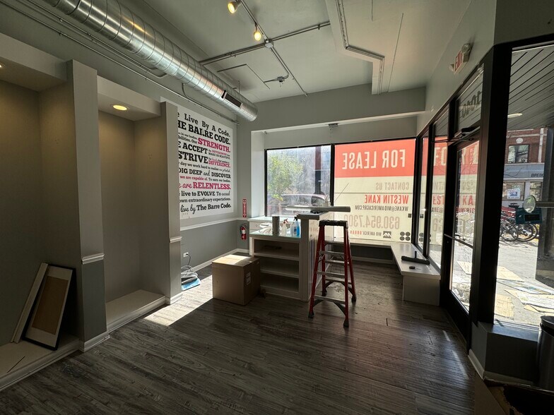 More Photos Of 1040-1044 Lake St, Oak Park Storefront Retail Office For Lease