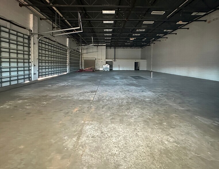 More Photos Of 1567 Branan Field Rd, Middleburg Freestanding For Lease