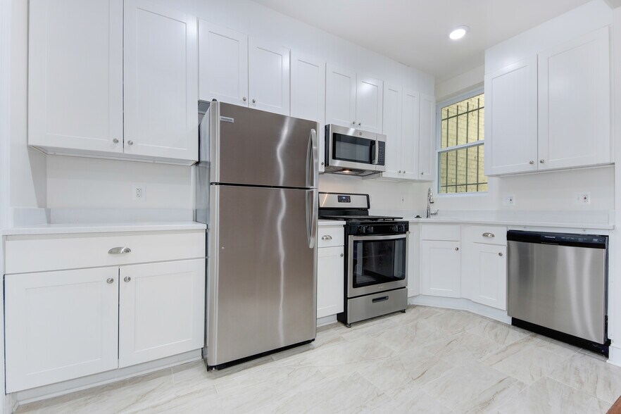 More Photos Of 1674 Irving St NW, Washington Apartments For Sale