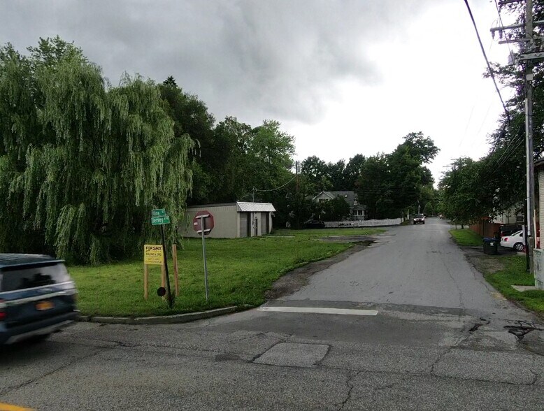 More Photos Of 3 Vine St, Greenwood Lake Warehouse For Lease