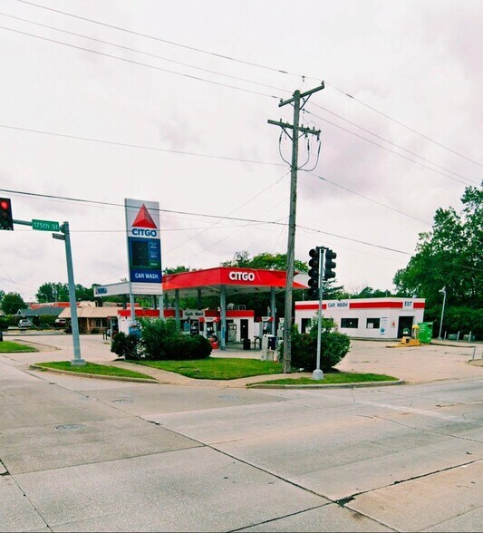 Primary Photo Of 17500 S Kedzie Ave, Hazel Crest Service Station For Sale