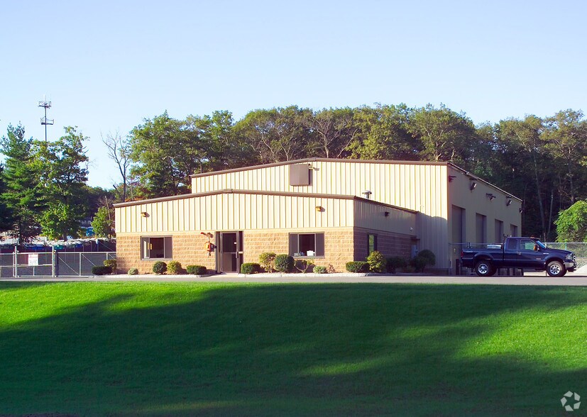 More Photos Of 25 E Belcher Rd, Foxborough Warehouse For Lease