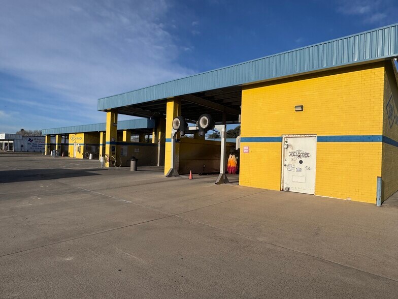 More Photos Of 952 S Commercial St, Aransas Pass Carwash For Sale