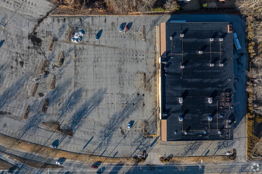 More Photos Of 2485 Warwick Ave, Warwick Unknown For Lease