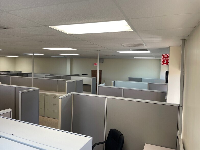 More Photos Of 140 Crouch Commercial Ct, Irmo Light Manufacturing For Lease