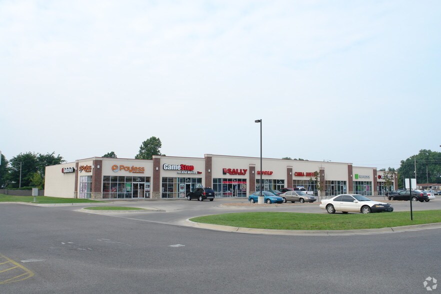 More Photos Of 2570 S Broadway, Wichita General Retail For Lease