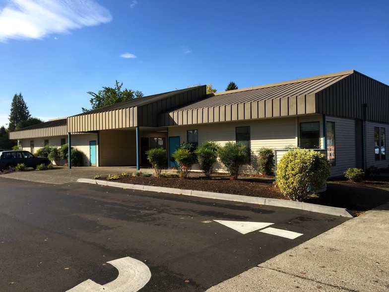 Primary Photo Of 620 SE Oak St, Hillsboro Medical For Lease