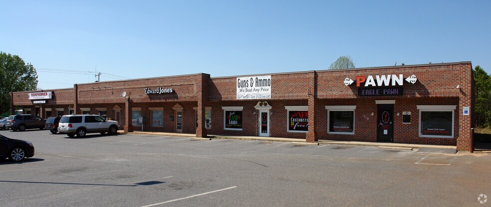 More Photos Of 112-118 Pointe South Dr, Randleman Storefront For Lease