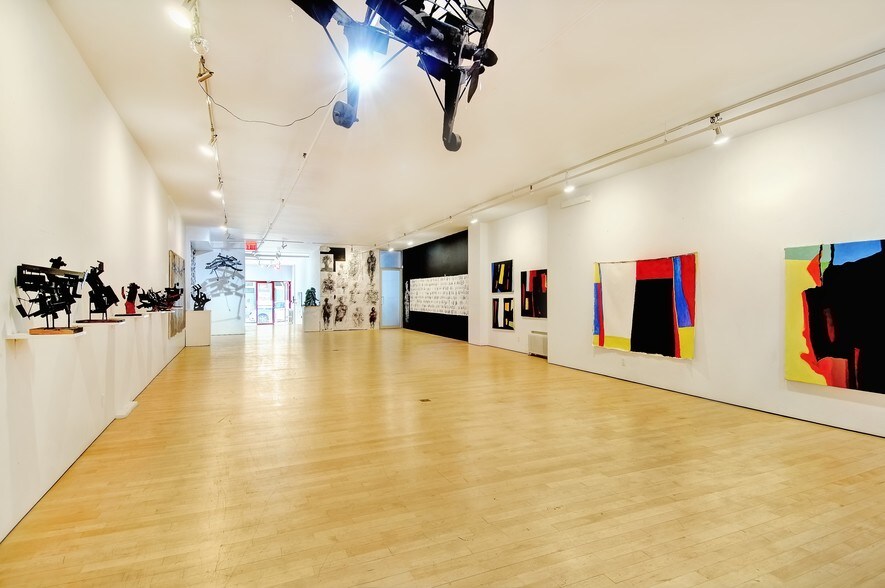 More Photos Of 133 Eldridge St, New York Storefront Retail Residential For Lease