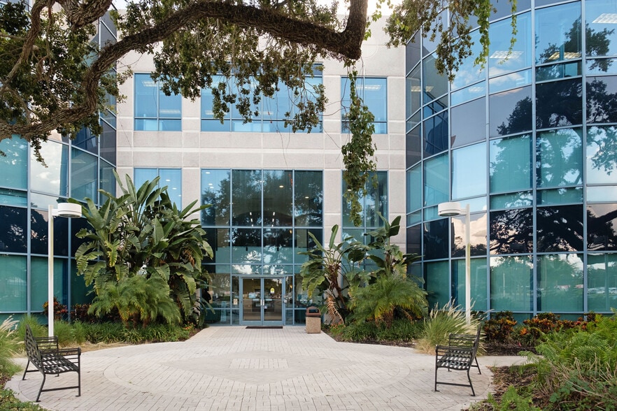 More Photos Of 6550 W Hillsborough Ave, Tampa Office For Lease