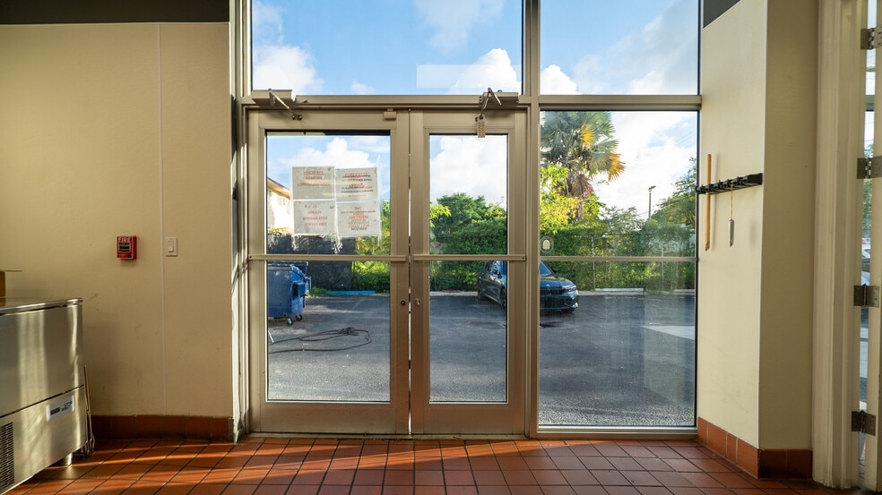 More Photos Of 72 NW 79th St, Miami Restaurant For Sale