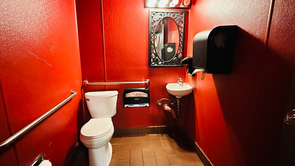 More Photos Of 54905 N Circle Dr, Idyllwild-Pine Cove Restaurant For Lease