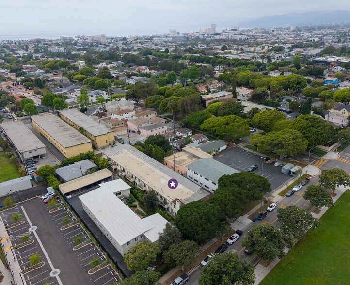 More Photos Of 2318 16th St, Santa Monica Apartments For Sale