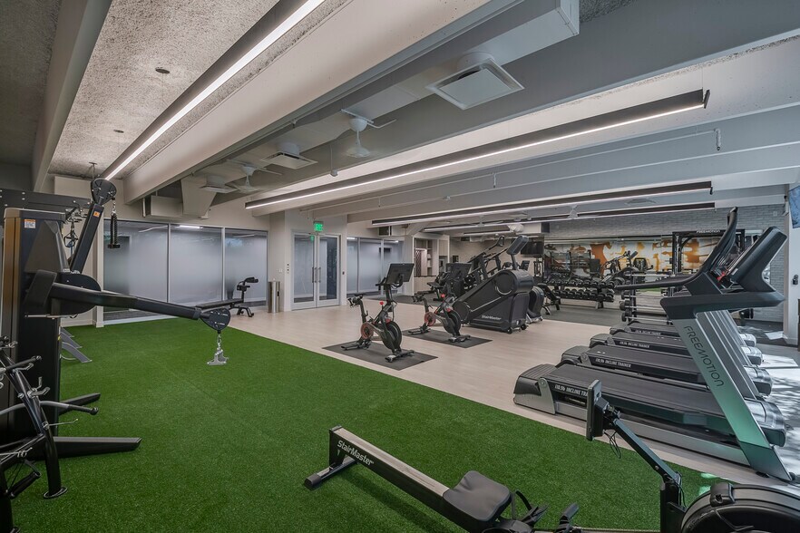 More Photos Of 909 Lake Carolyn Pky, Irving Office For Lease