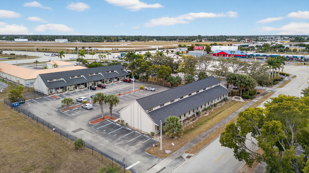 More Photos Of 5235 Ramsey Way, Fort Myers Office For Sale