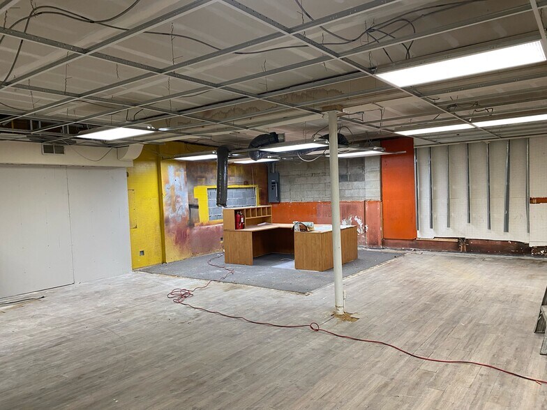 More Photos Of 7448 Springfield Ave, Sykesville Storefront For Lease