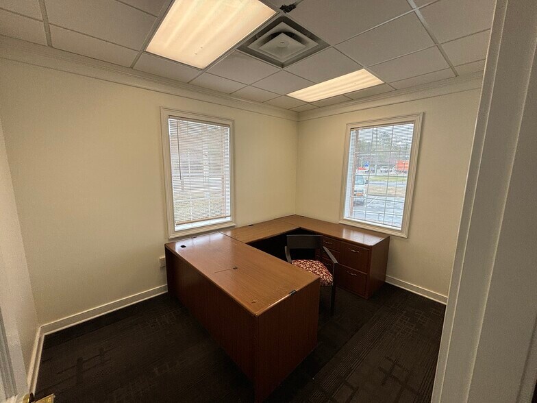 More Photos Of 2693 Powder Springs Rd SW, Marietta Bank For Sale