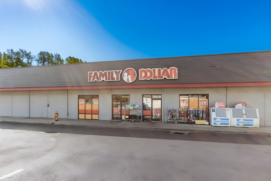 More Photos Of 229-245 E Main St, West Jefferson Freestanding For Lease