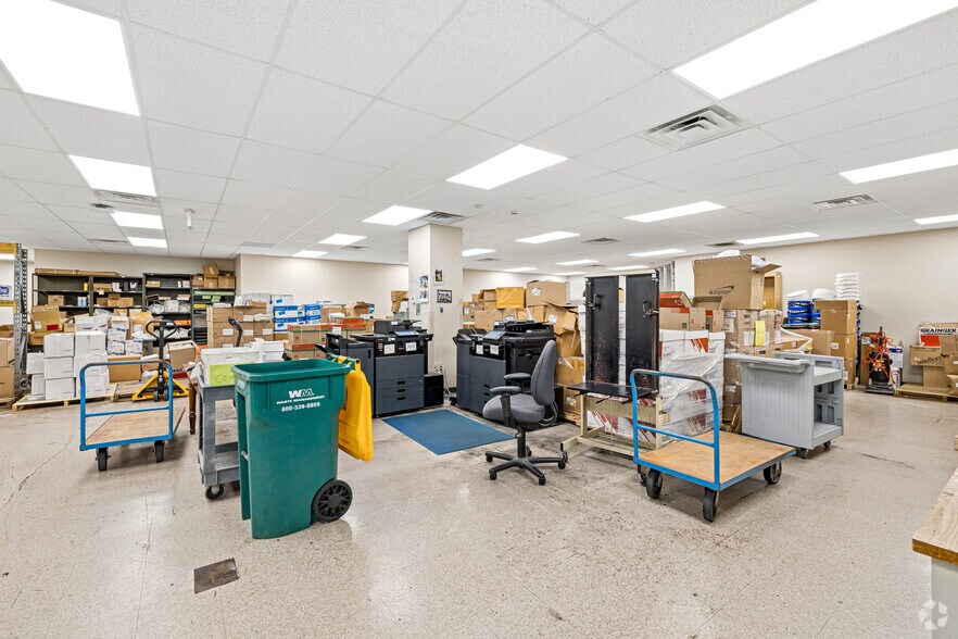 More Photos Of 10B Airline Dr, Albany Office For Sale