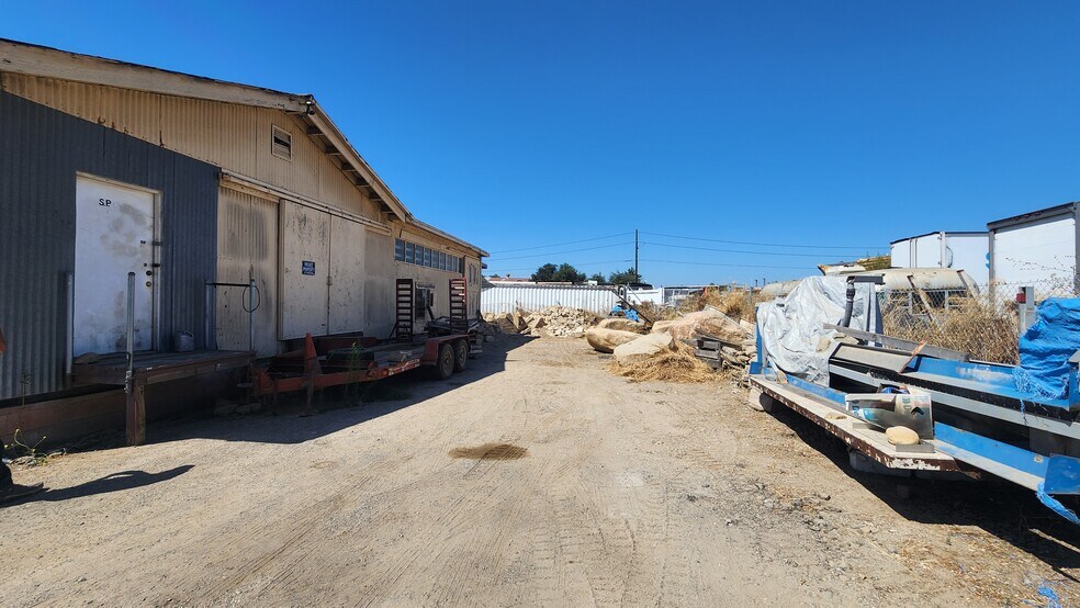 More Photos Of 1433 E Main St, Santa Paula Warehouse For Sale
