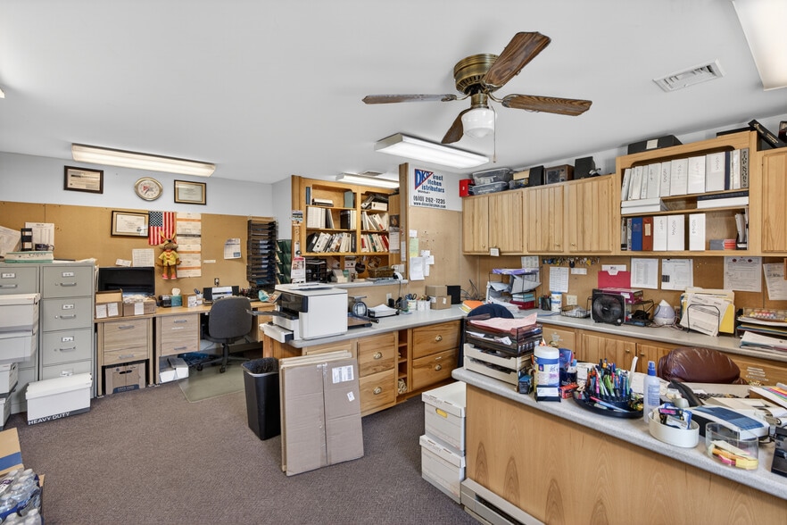 More Photos Of 5585 MacArthur Rd, Whitehall Showroom For Sale