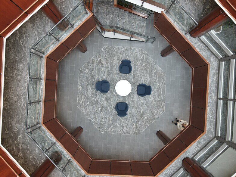 More Photos Of 1390 Ridgeview Dr, Allentown Office For Lease