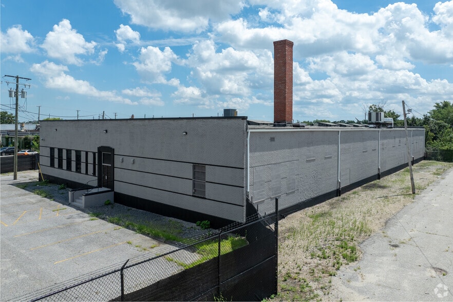 More Photos Of 2810 W Saratoga St, Baltimore Warehouse For Sale