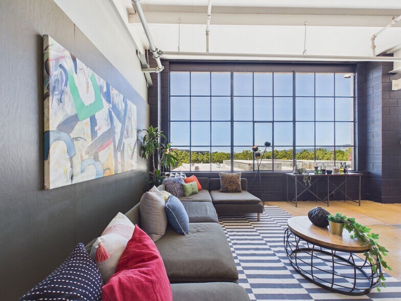 More Photos Of 4053 Harlan St, Emeryville Apartments For Sale