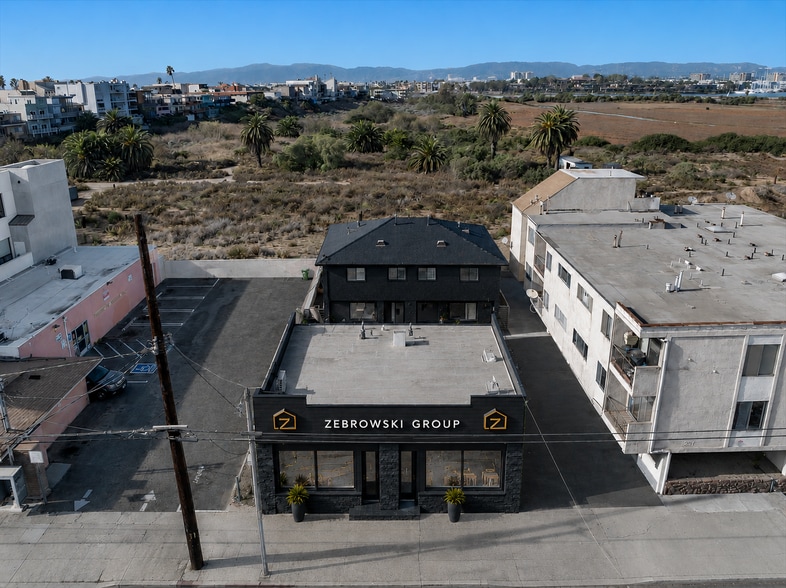 More Photos Of 323-325 Culver Blvd, Playa Del Rey Storefront Retail Residential For Sale