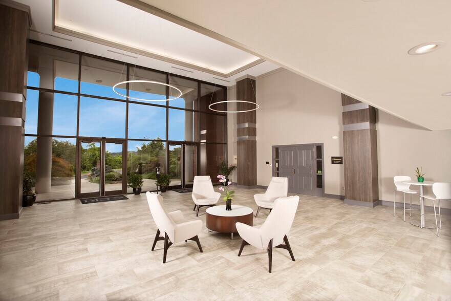 More Photos Of 2030 Falling Waters Rd, Knoxville Office For Lease