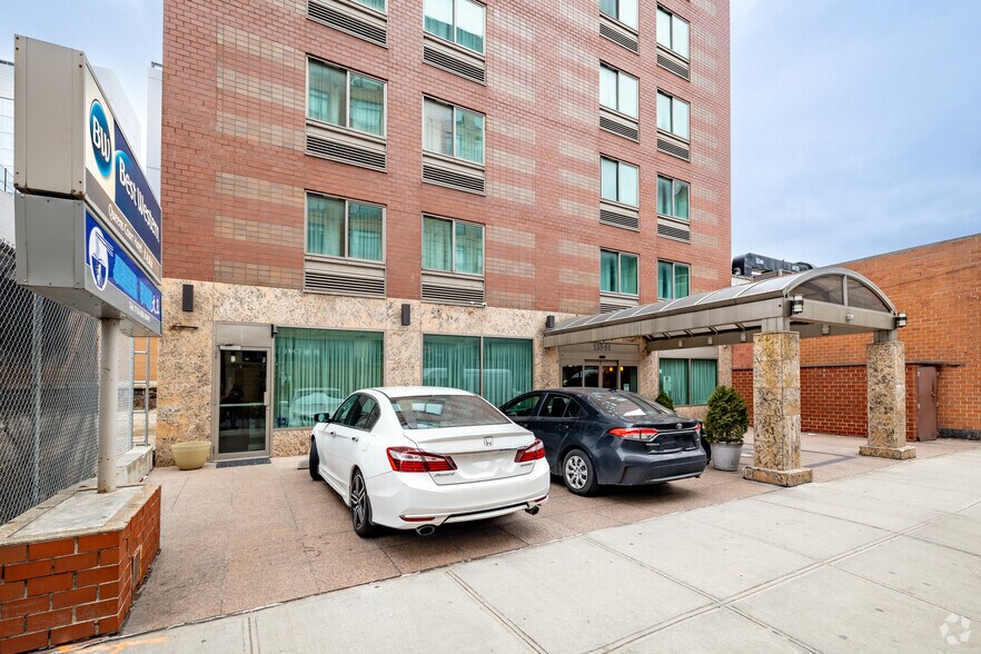 More Photos Of 13351 39th Ave, Flushing Hotel For Lease