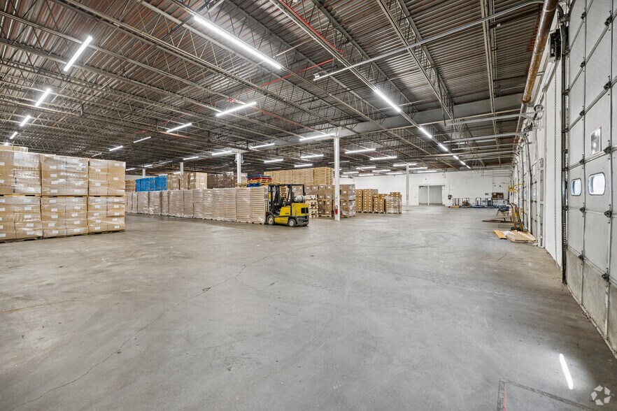 More Photos Of 6 Willow Rd, Ayer Warehouse For Lease