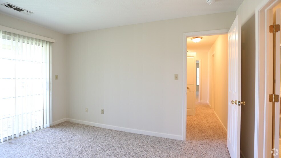 More Photos Of 210 Retreat Ln, Westerville Apartments For Sale