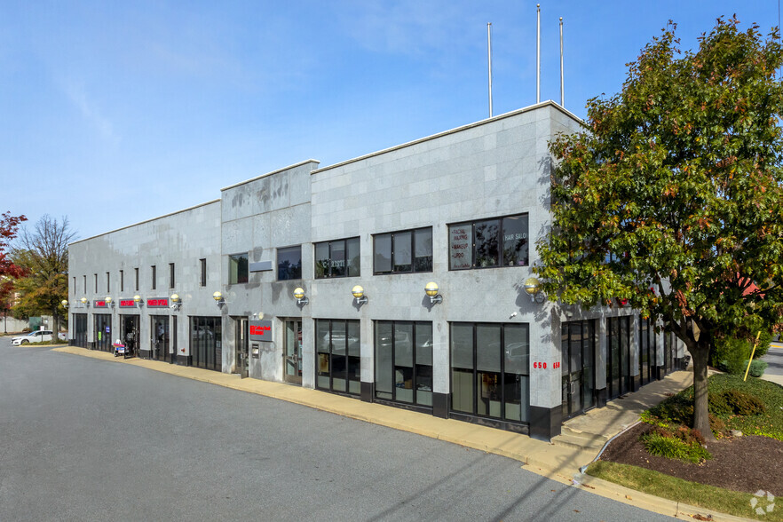 Primary Photo Of 650 Hungerford Dr, Rockville Medical For Lease