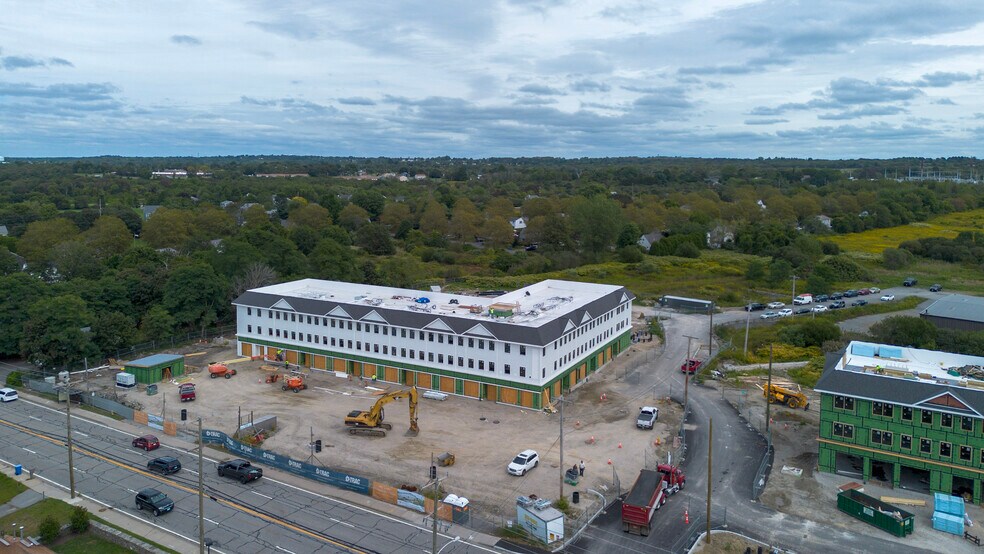 More Photos Of 1747 W Main Rd, Middletown General Retail For Lease