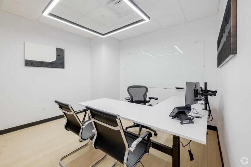 More Photos Of 200 E Van Buren St, Phoenix Office For Lease