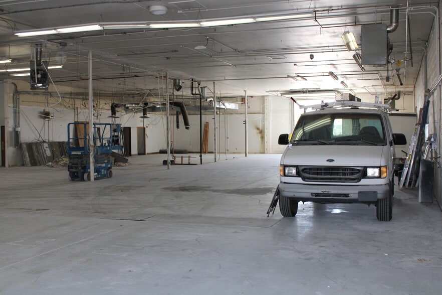 More Photos Of 5981 Marion Dr, Denver Warehouse For Sale