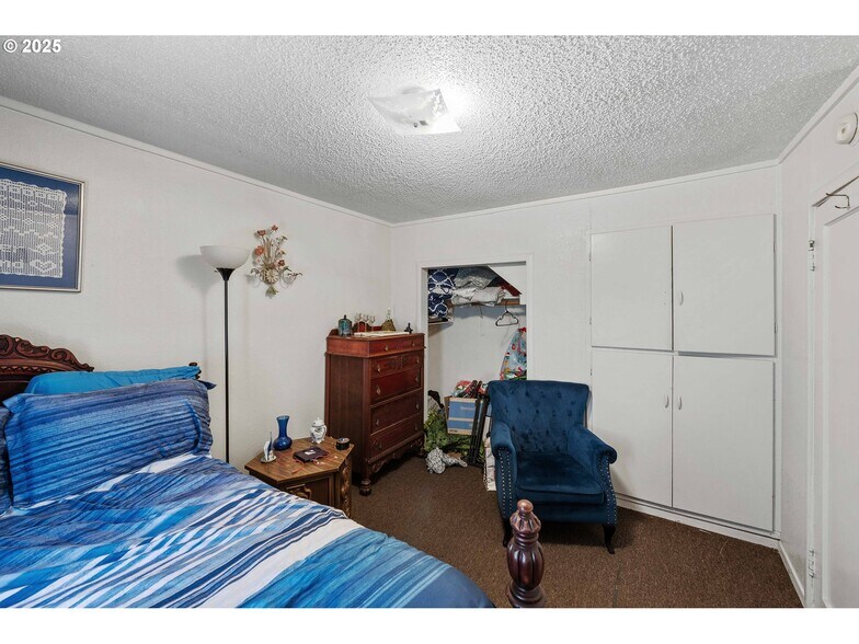 More Photos Of 1900 Monroe St, North Bend Apartments For Sale