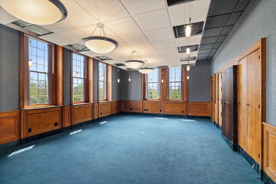 More Photos Of 380 N Main St, Mansfield Office Residential For Sale