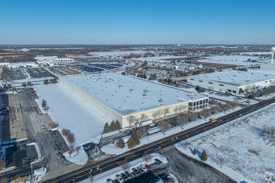 More Photos Of 4001 Olympic Blvd, Joliet Distribution For Lease