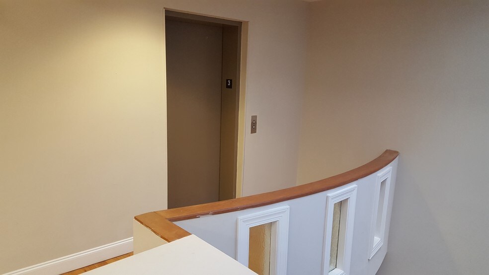 More Photos Of 9 Union St N, Concord Office For Sale