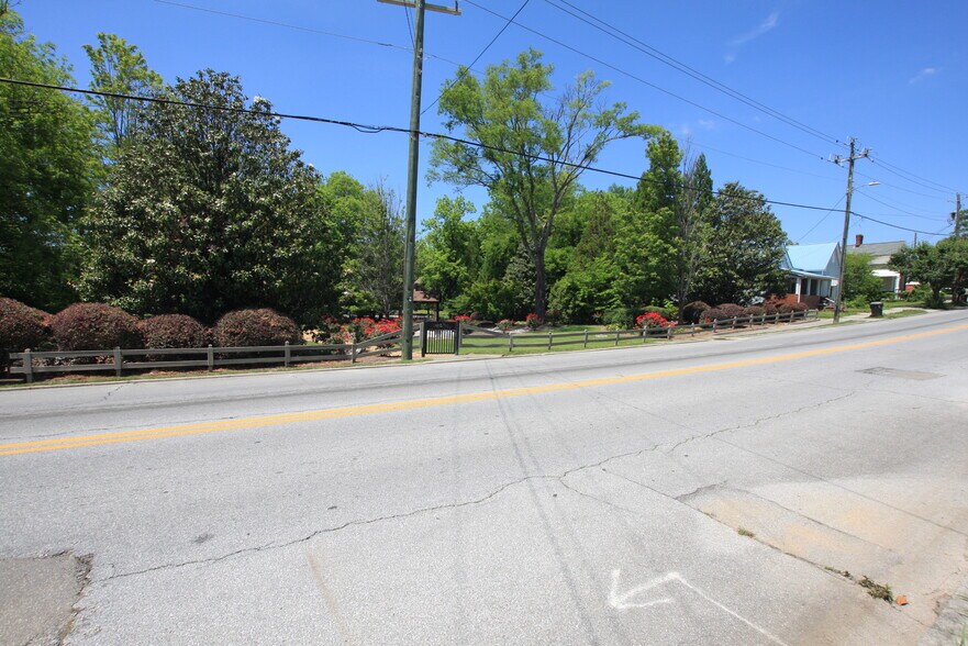 More Photos Of 2550 Rome Hwy, Aragon Freestanding For Sale